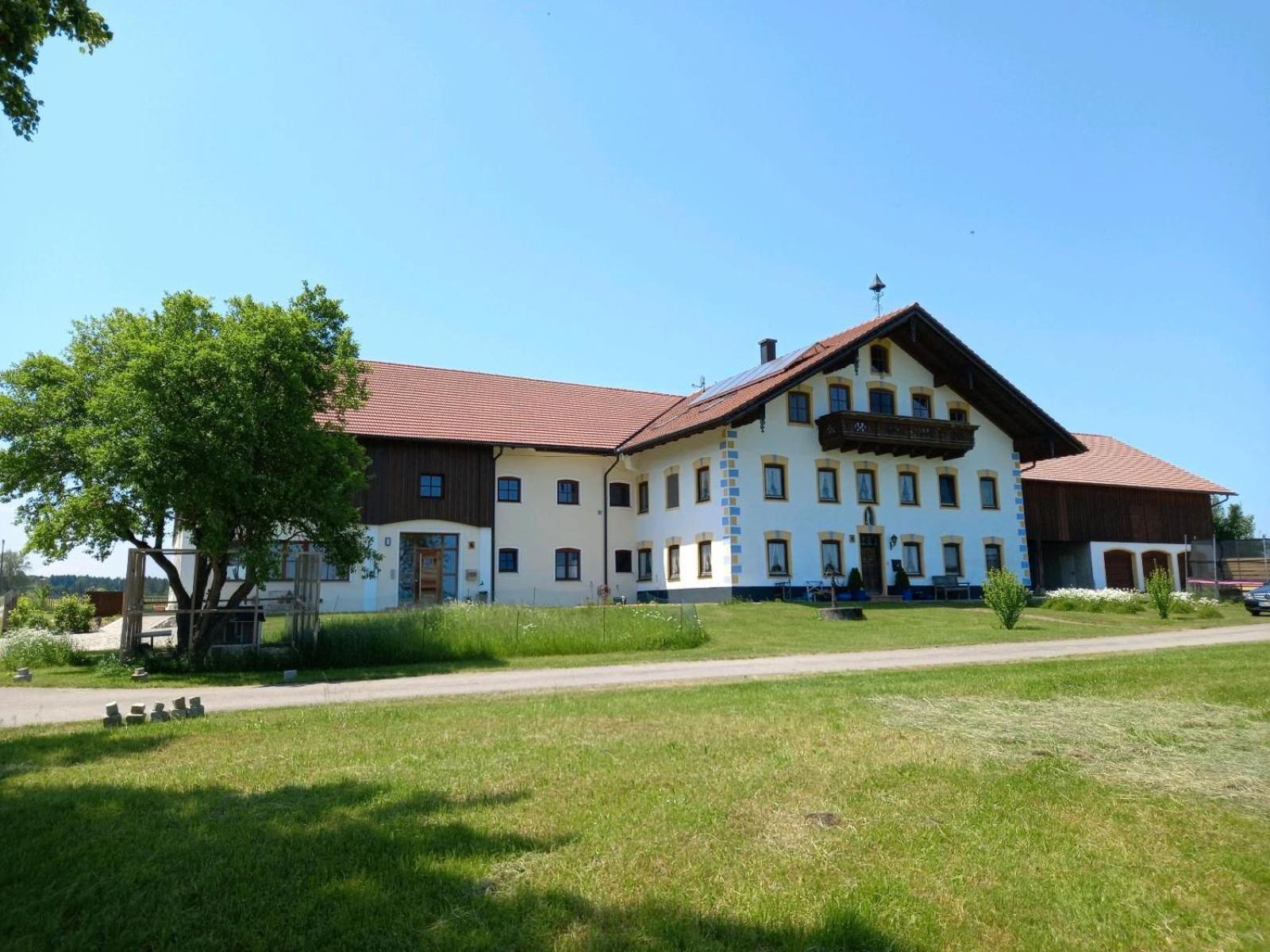 Ferienwohnung Glueck Saaldorf-Surheim Exterior photo